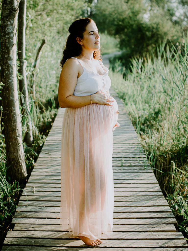 séance photo grossesse nature studio shooting