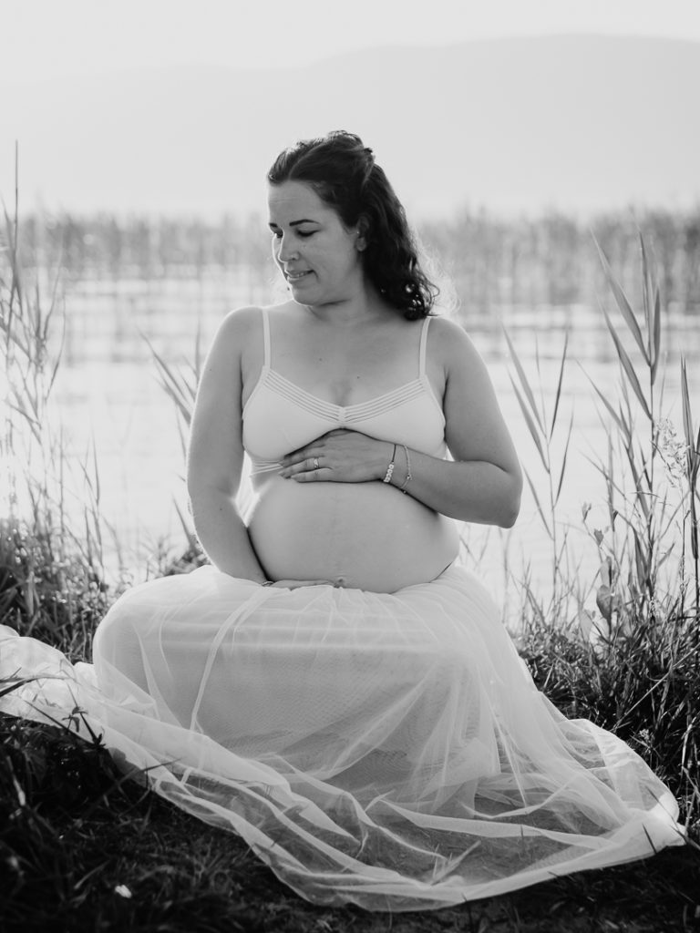 séance photo grossesse nature studio shooting