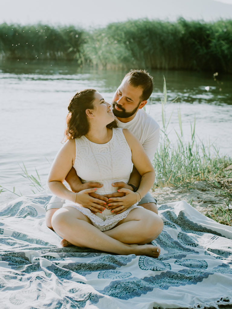 séance photo grossesse nature studio shooting